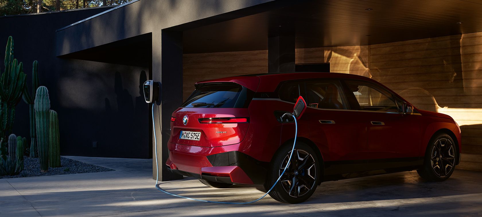 BMW iX1 - Laden an der Steckdose/ Energieverbrauch bei der
