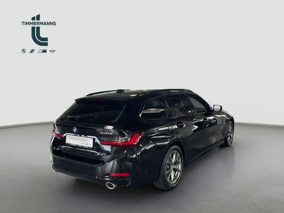 BMW 330 (Bild 5/15)