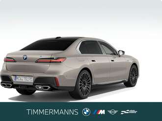 BMW M760 (Bild 2/5)
