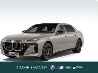 BMW M760 (Bild 1/6)