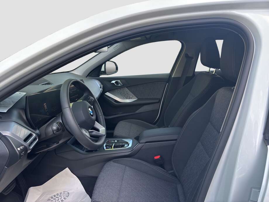 BMW 118 (Bild 10/14)