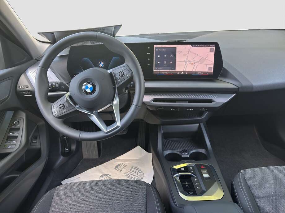 BMW 118 (Bild 12/14)