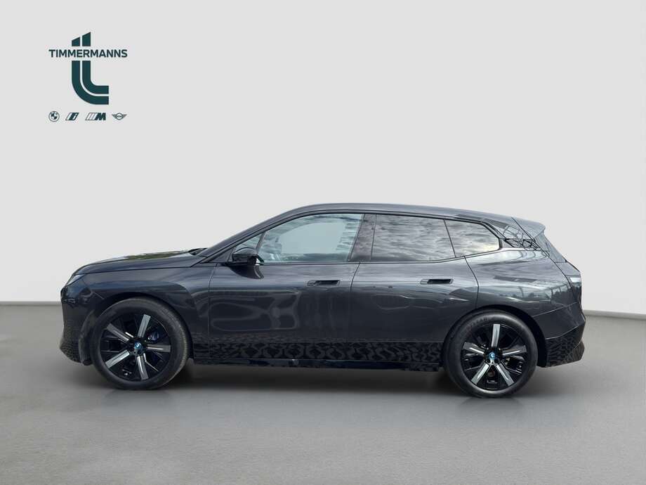 BMW iX (Bild 2/25)