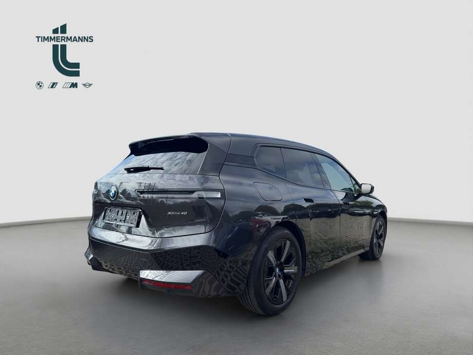 BMW iX (Bild 7/25)