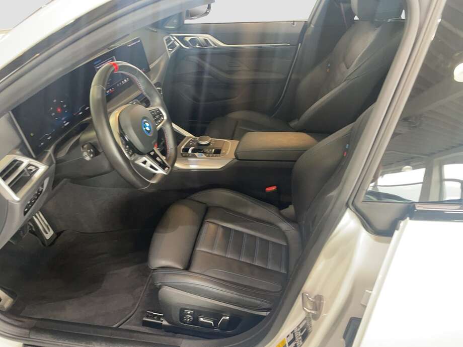 BMW i4 (Bild 11/15)
