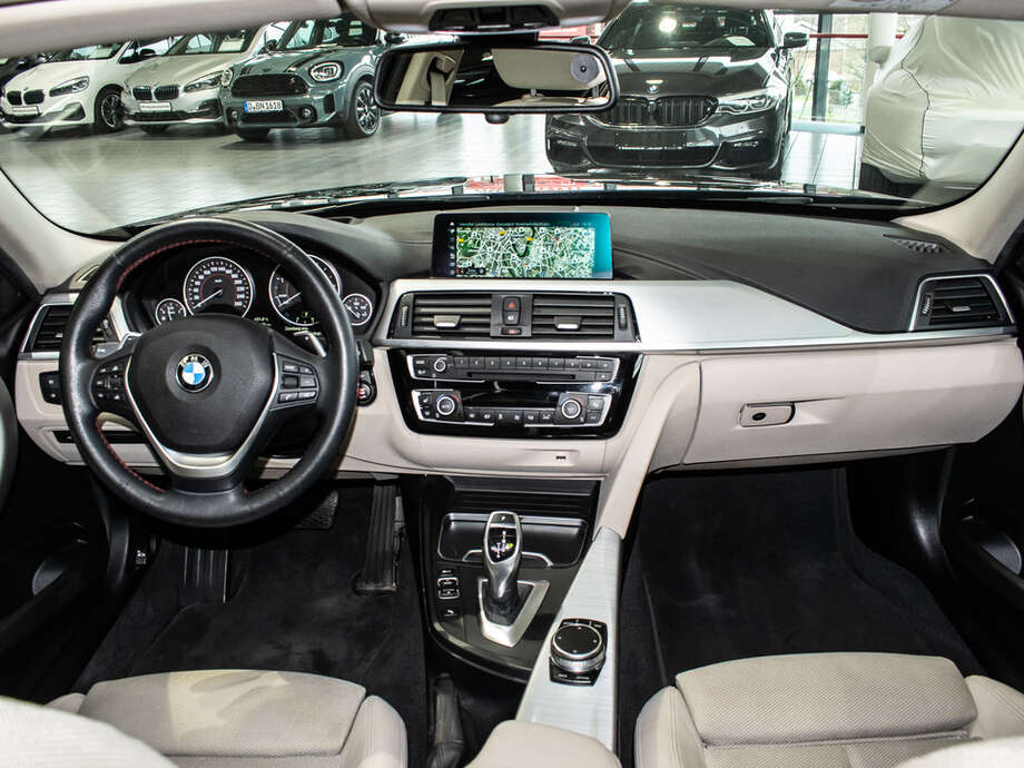 BMW 320d xDrive (Bild 18/18)