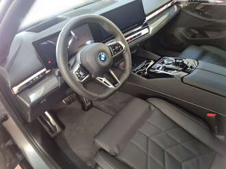 BMW BMW i5 eDrive40 Limousine (Bild 3/25)