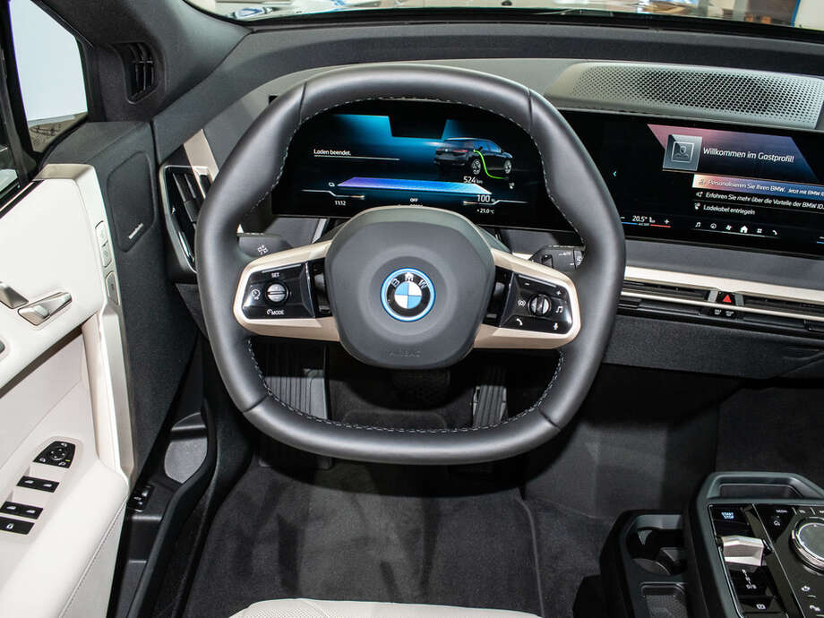 BMW iX (Bild 16/17)