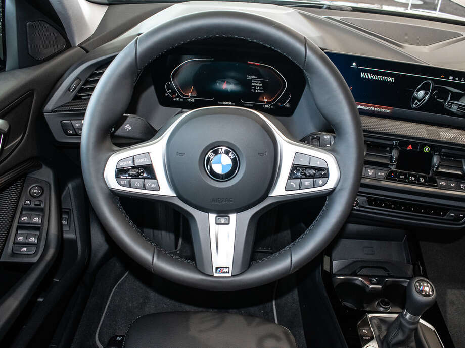 BMW 118i (Bild 12/14)