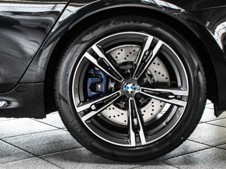 BMW M5 (Bild 21/24)
