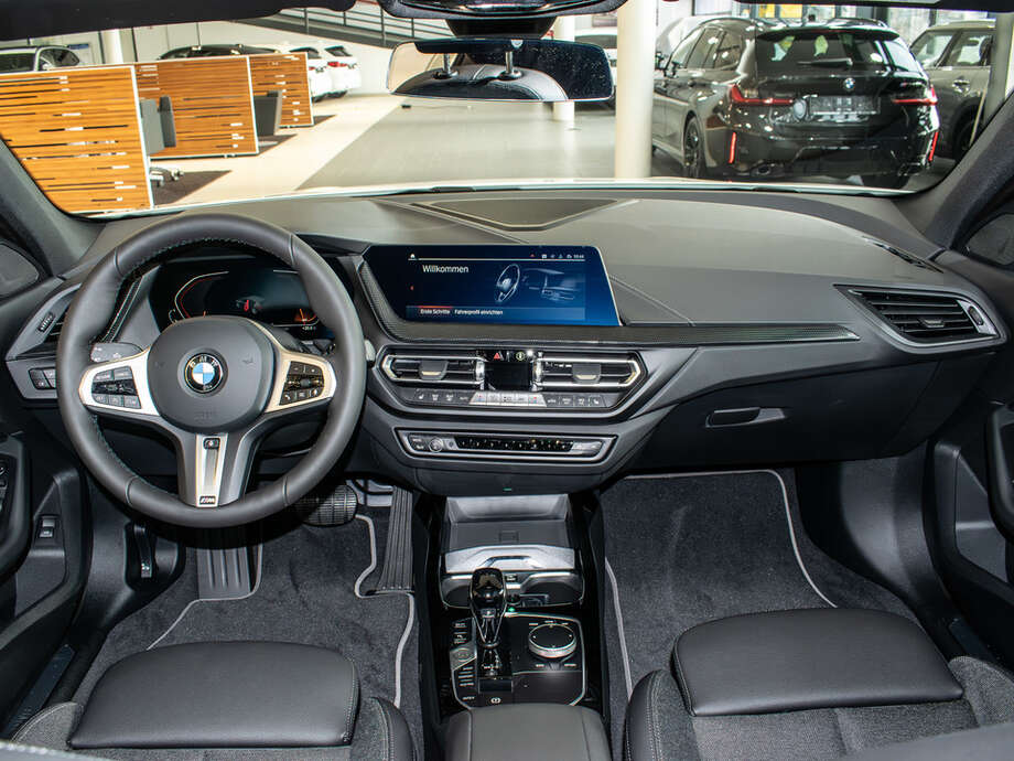 BMW 118i (Bild 11/14)