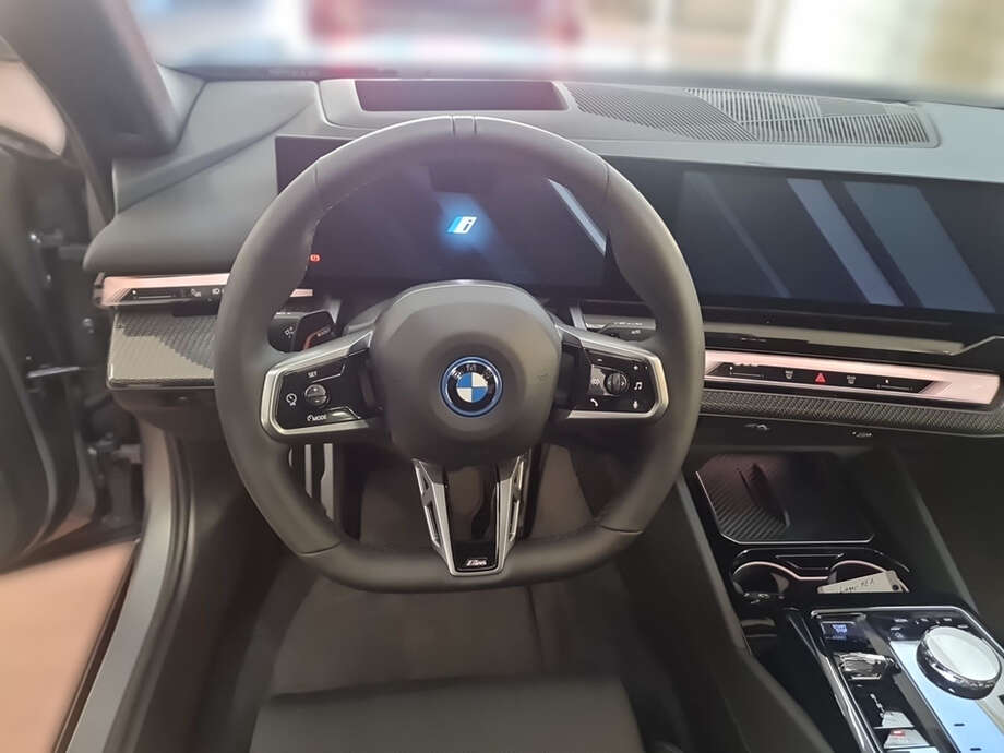 BMW BMW i5 eDrive40 Limousine (Bild 4/25)