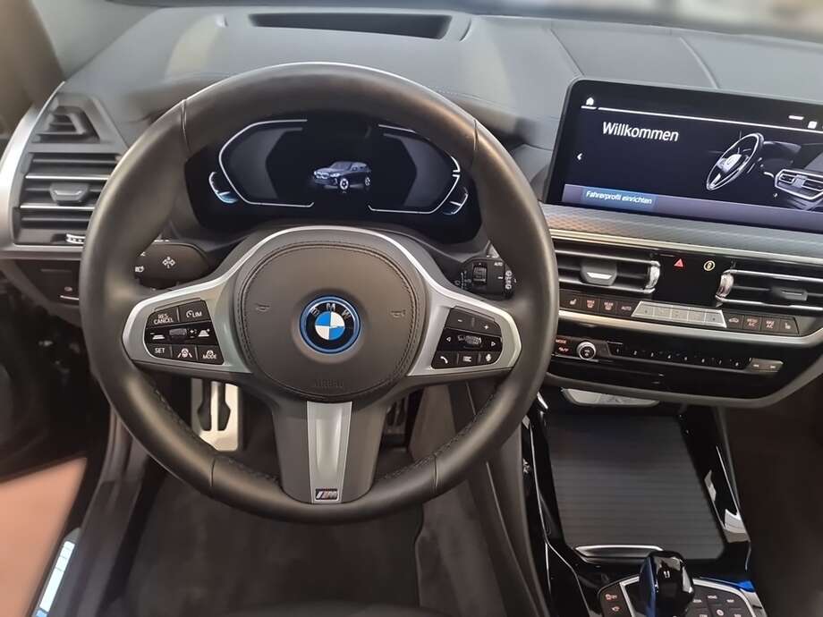 BMW iX3 (Bild 3/25)