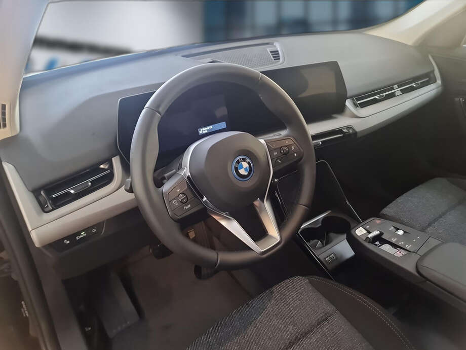 BMW iX1 eDrive20 (Bild 8/20)