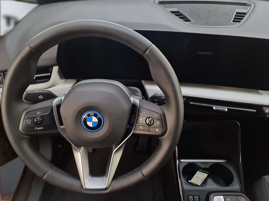 BMW iX1 eDrive20 (Bild 22/22)