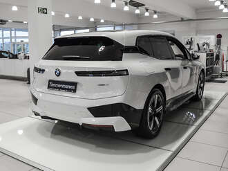 BMW iX (Bild 2/20)