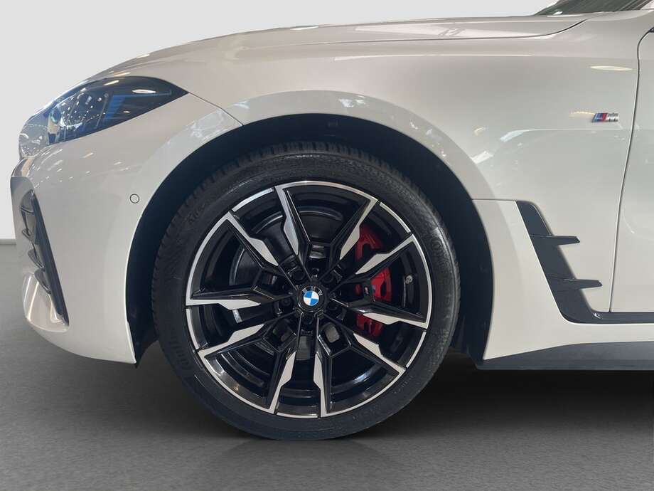 BMW i4 (Bild 9/14)