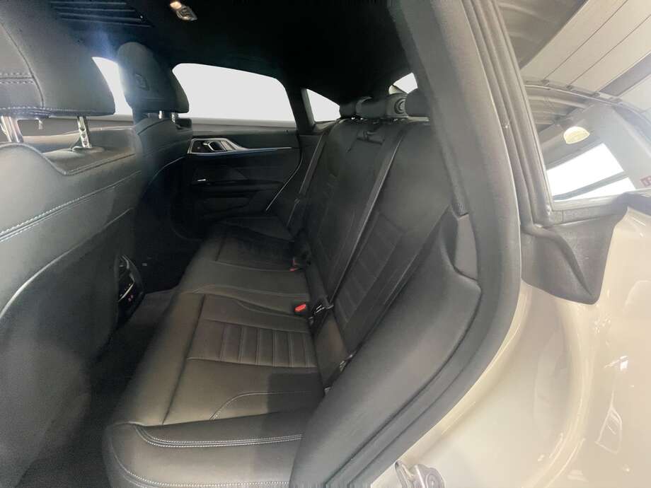 BMW i4 (Bild 13/14)