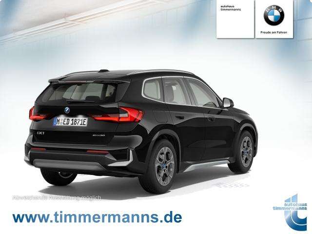 BMW iX1 xDrive30 (Bild 10/17)