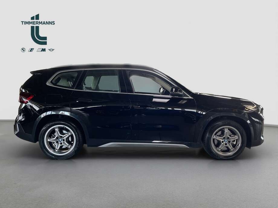 BMW iX1 xDrive30 (Bild 14/17)