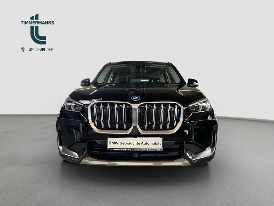 BMW iX1 xDrive30 (Bild 16/17)