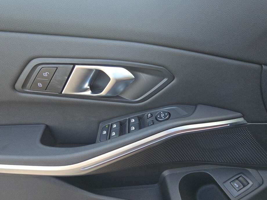 BMW 320 (Bild 17/19)