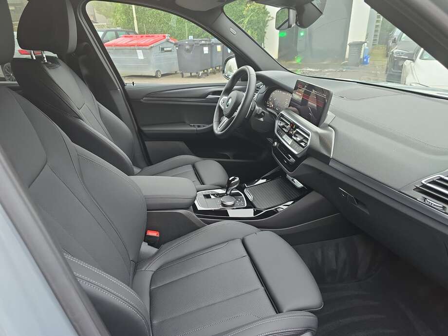 BMW X3 (Bild 8/19)