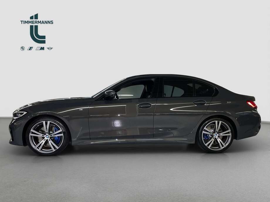 BMW 330i (Bild 8/15)