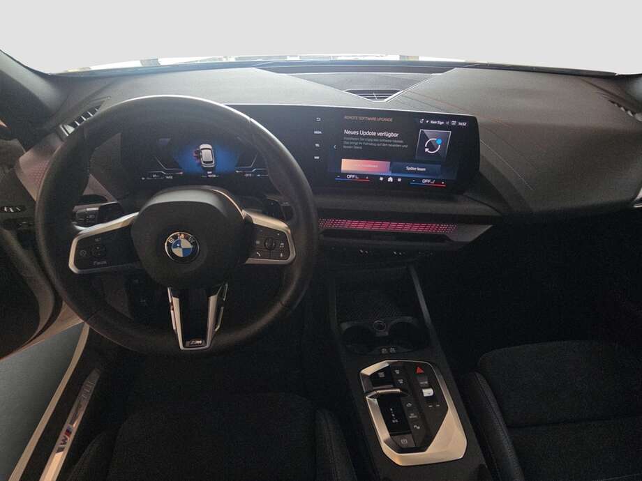 BMW 116 (Bild 13/17)
