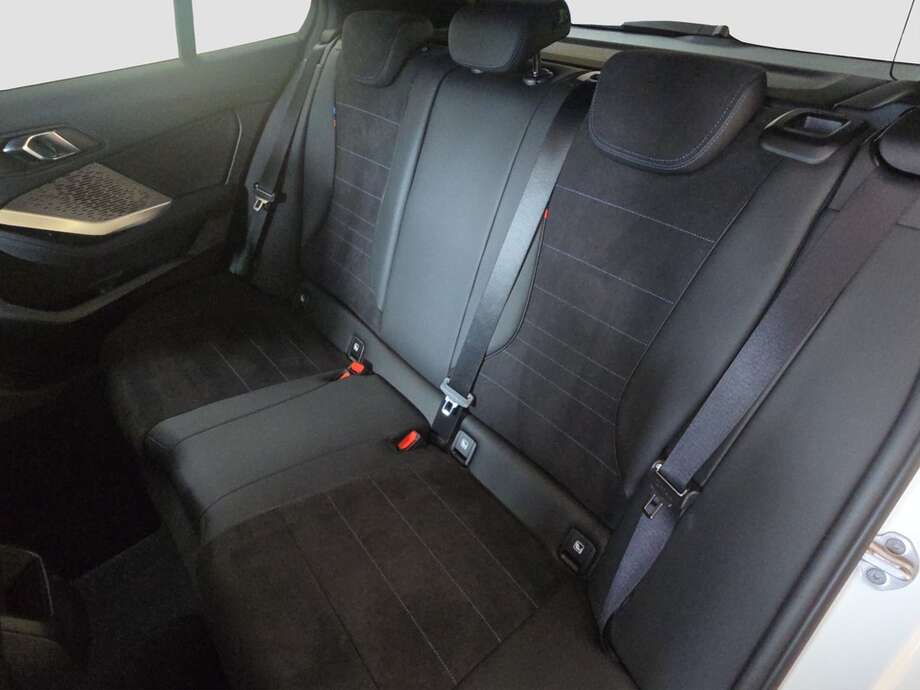 BMW 116 (Bild 14/17)