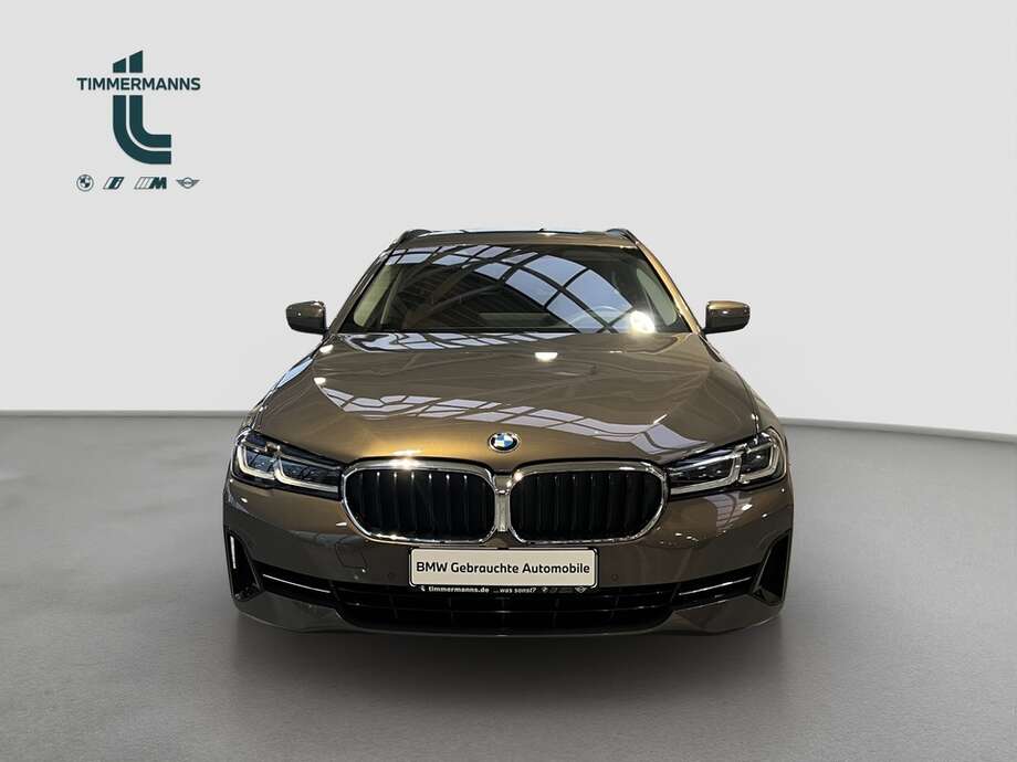 BMW 540i xDrive (Bild 12/13)