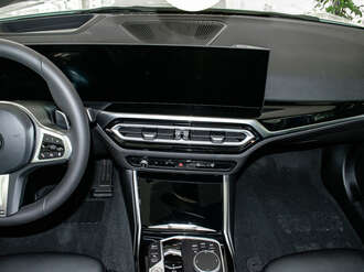 BMW 330i (Bild 2/17)