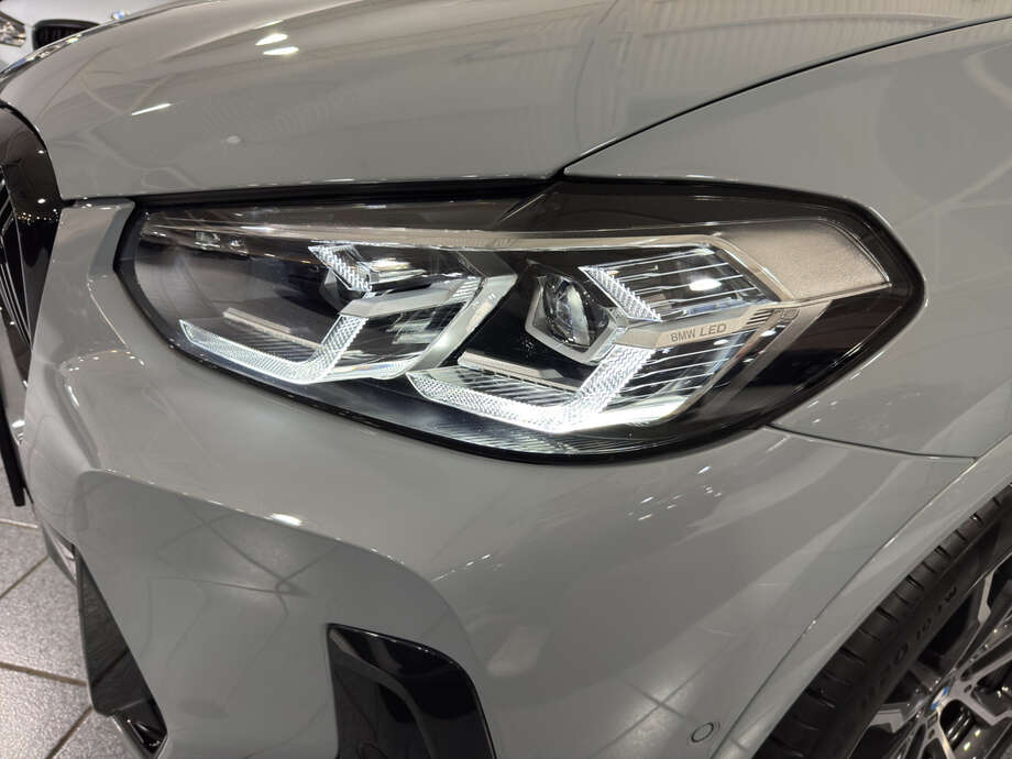 BMW X3 (Bild 9/18)