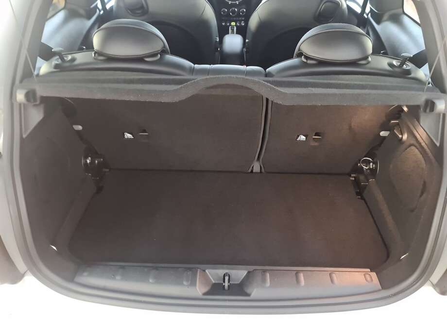 MINI Cooper SE (Bild 20/24)