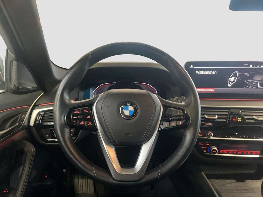 BMW 530d xDrive (Bild 4/22)