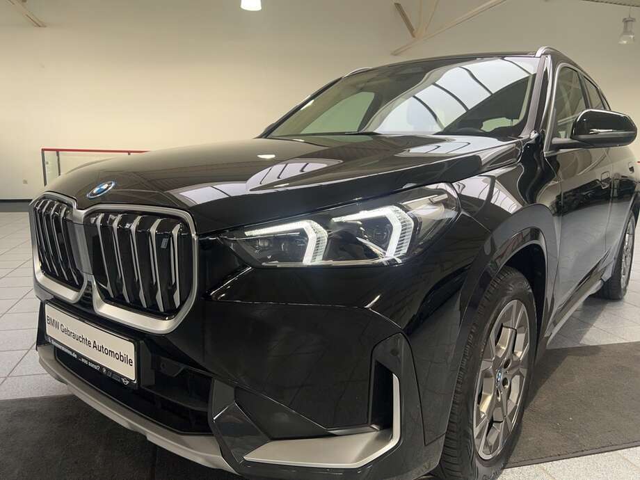 BMW iX1 xDrive30 (Bild 9/18)