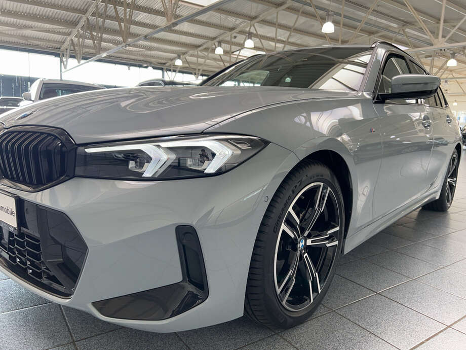 BMW 320d (Bild 9/18)