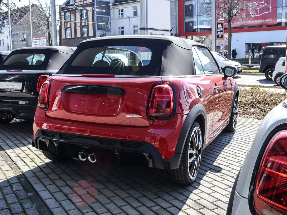 MINI John Cooper Works Cabrio (Bild 2/2)