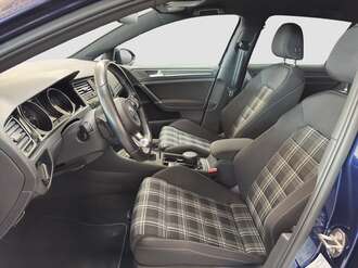 Volkswagen Golf (Bild 2/17)