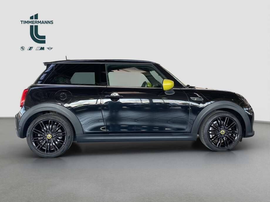 MINI Cooper SE (Bild 21/24)