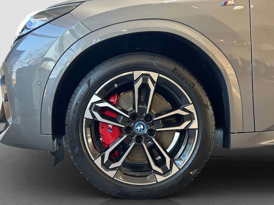 BMW iX2 eDrive20 (Bild 4/5)
