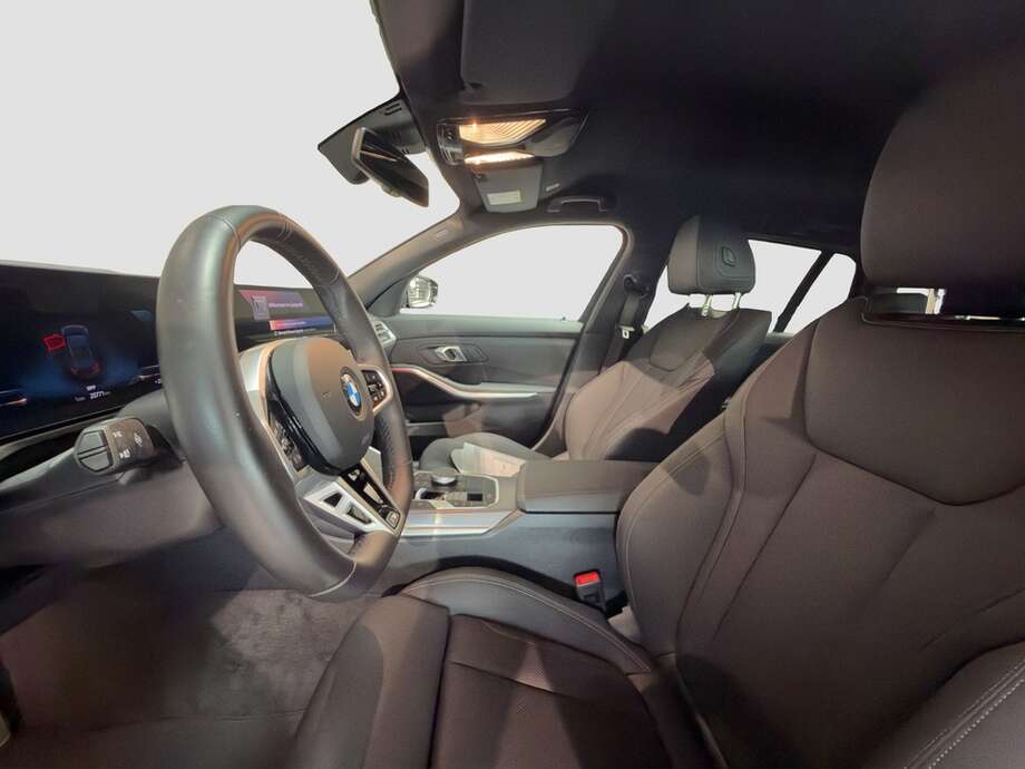 BMW 320 (Bild 10/14)