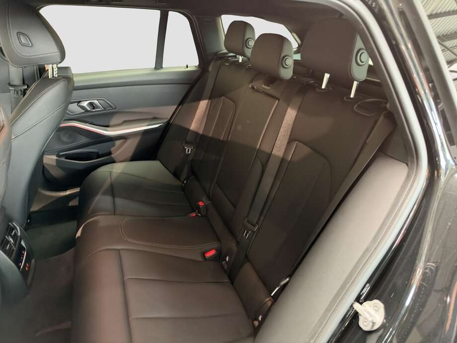 BMW 320 (Bild 13/14)