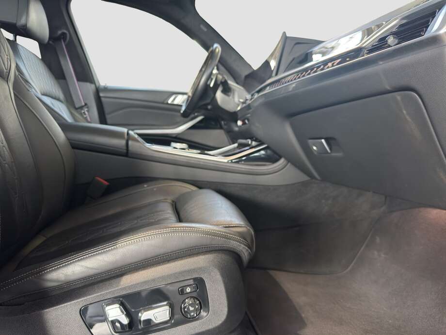 BMW X7 (Bild 16/26)