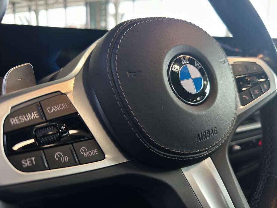 BMW X7 (Bild 21/26)