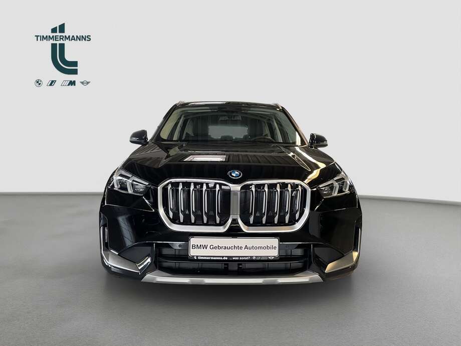 BMW iX1 xDrive30 (Bild 12/15)