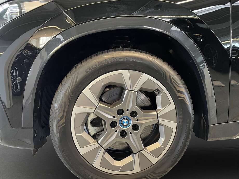 BMW iX1 xDrive30 (Bild 13/15)