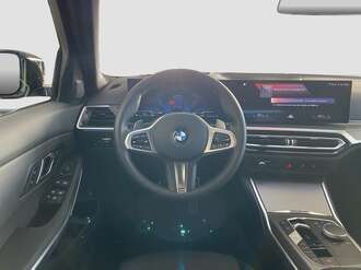 BMW 330d (Bild 2/24)