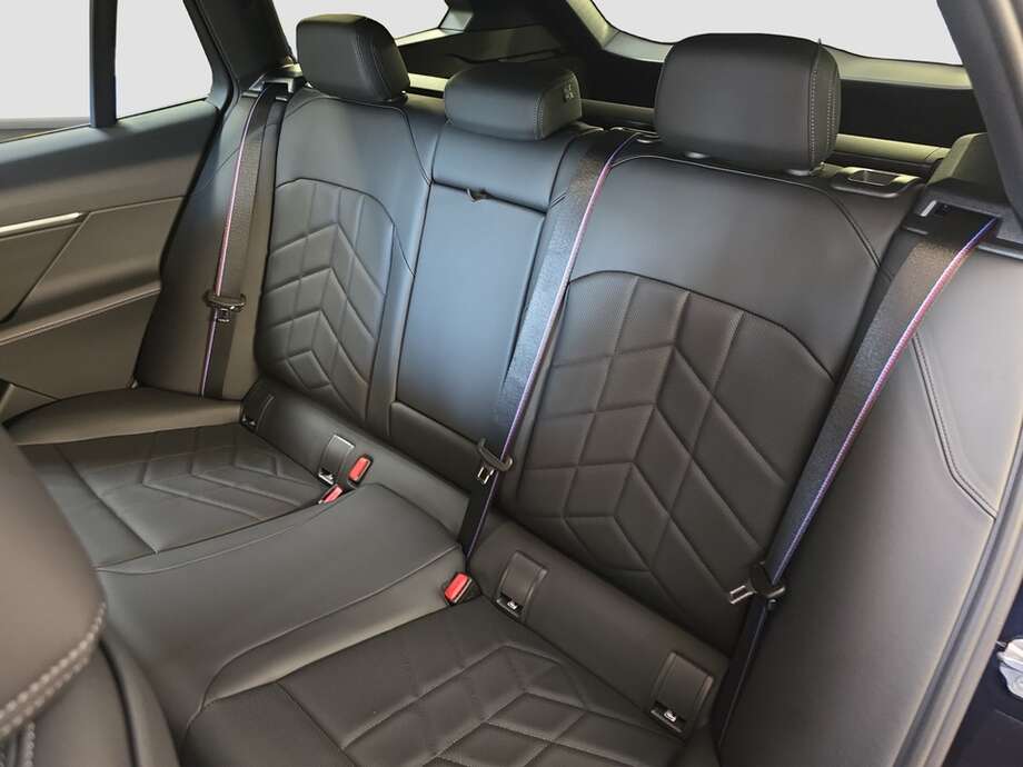 BMW 520d (Bild 6/18)