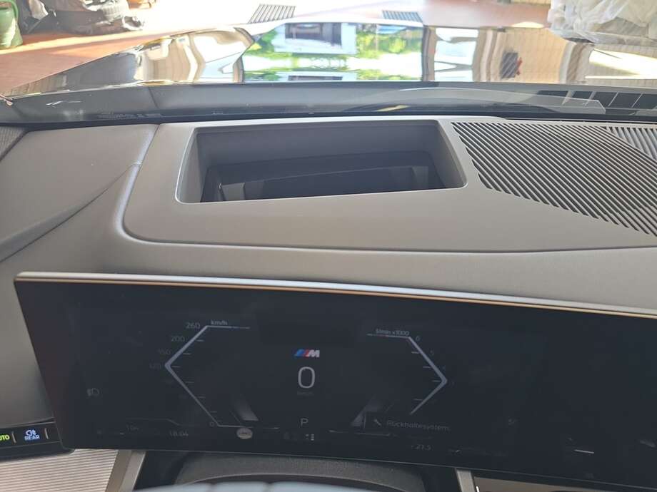 BMW 520d (Bild 10/18)